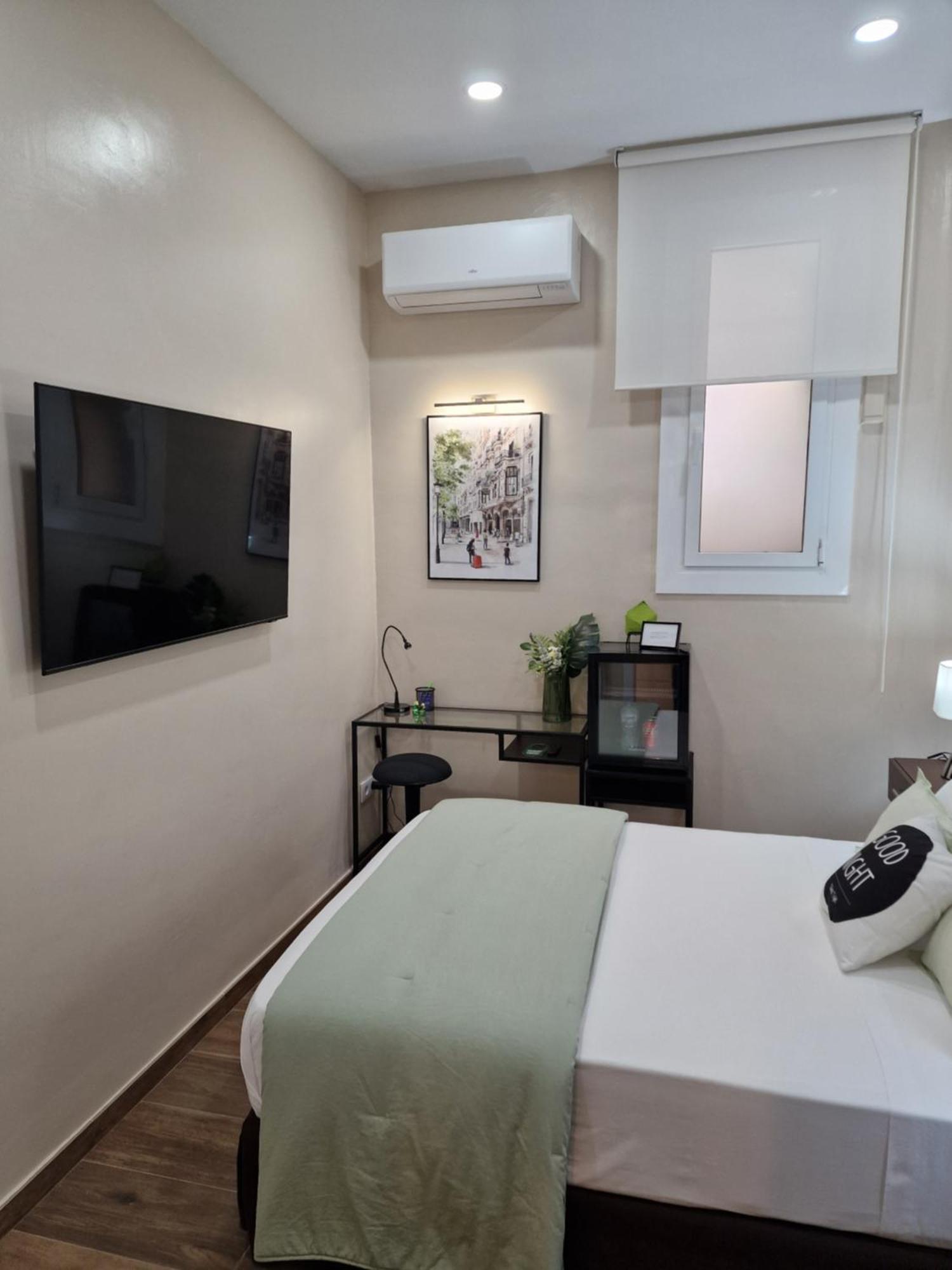 Front Arc Guest house Barcelona